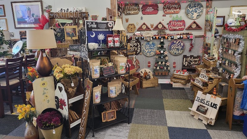 The Rainbow Rooster Boutique, LLC photo 4