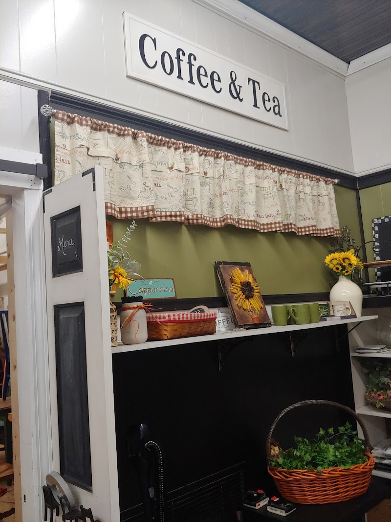 The Rainbow Rooster Boutique, LLC photo 1