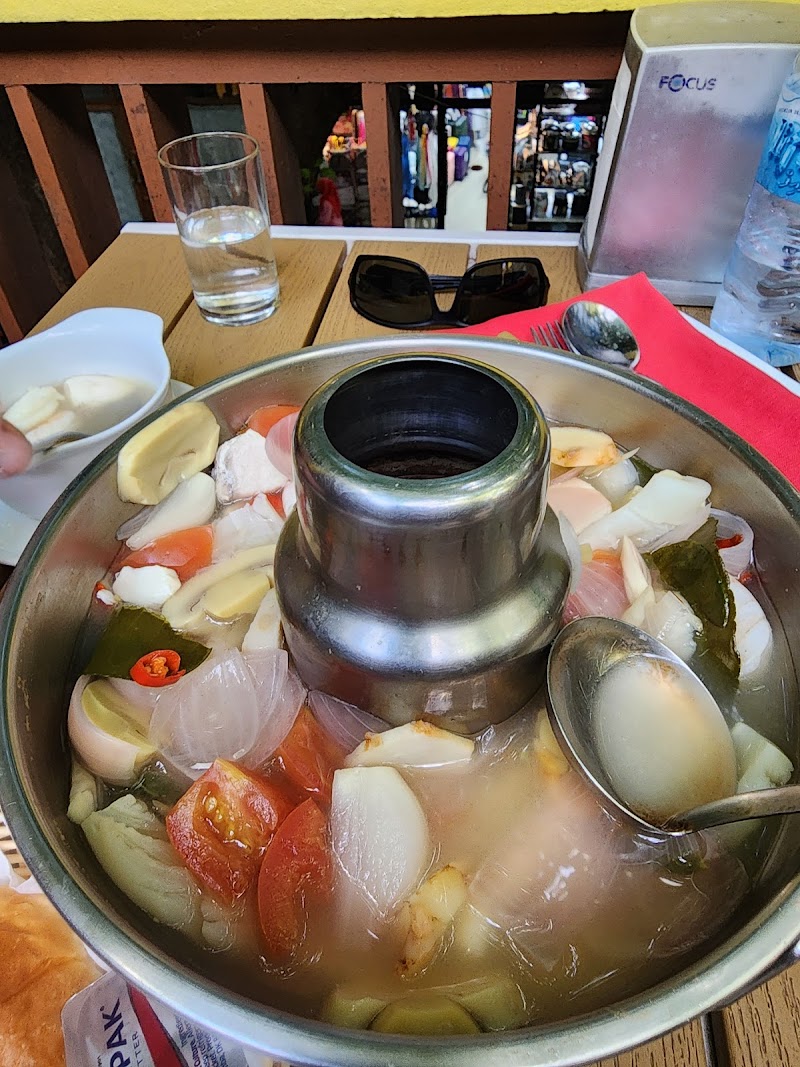 Lemongrass Fifth Restaurant photo 2