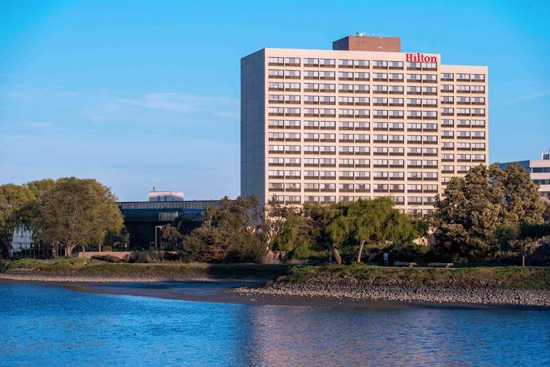 Bayside setting near San Francisco Airport