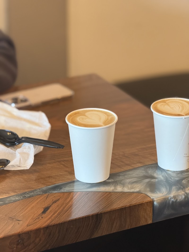 Happy Tiers Cafe photo 3