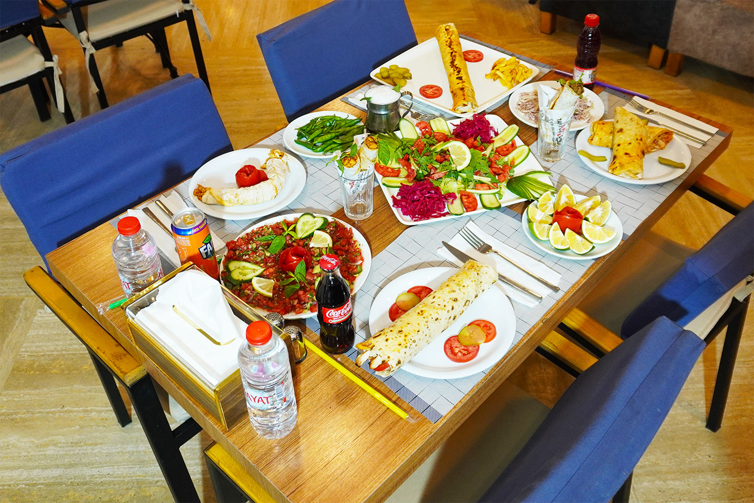 Köksal Restoran Tantuni & Döner mekanı
