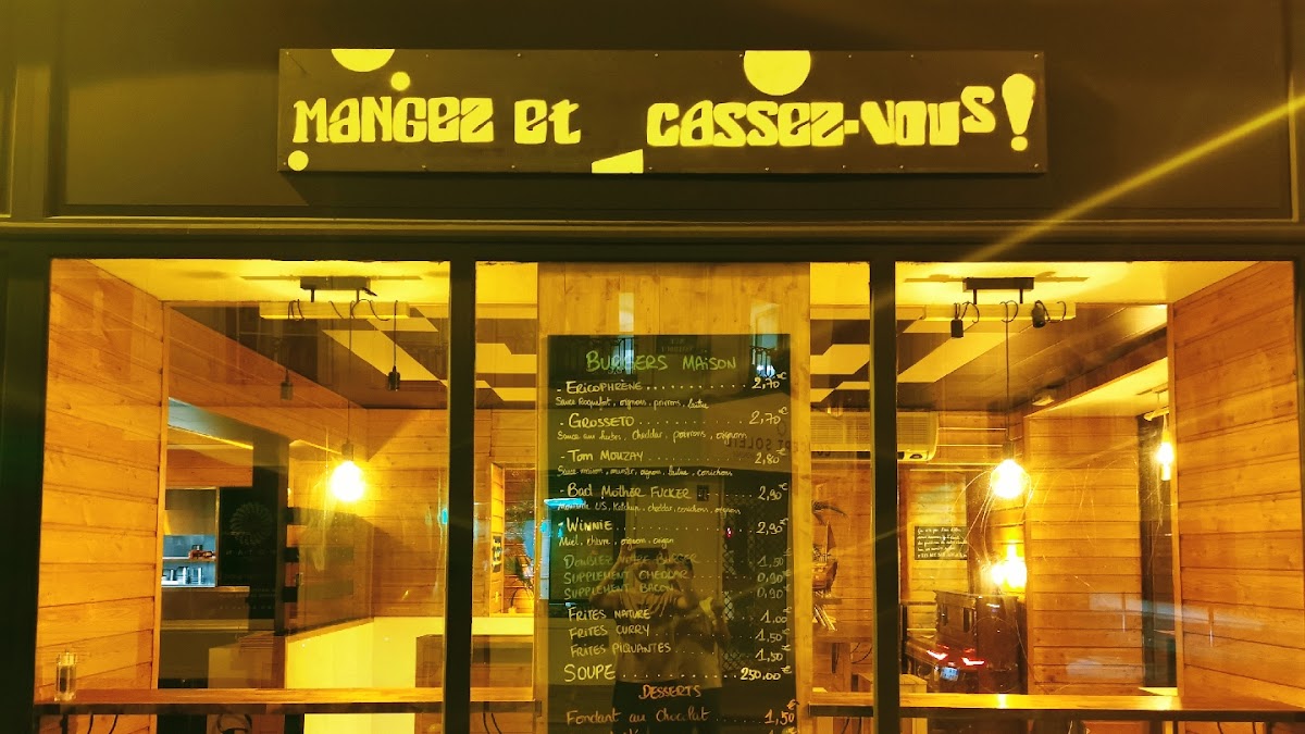 Mangez et cassez-vous, vue extérieure