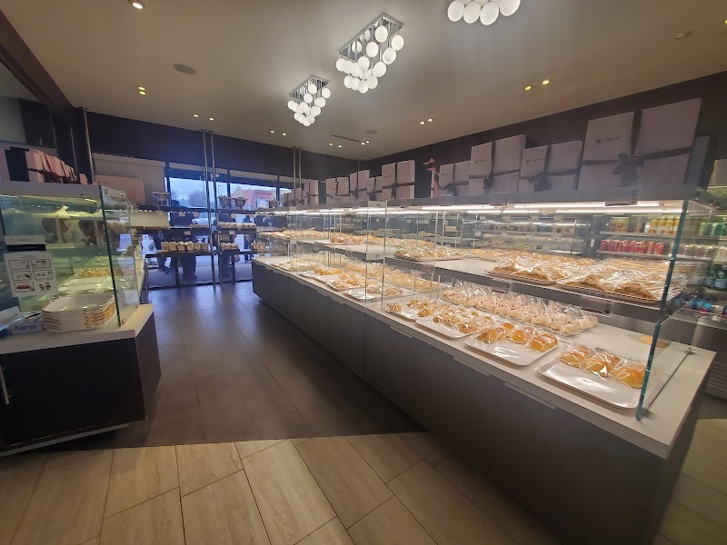 Sweet Hut Bakery & Cafe photo 2