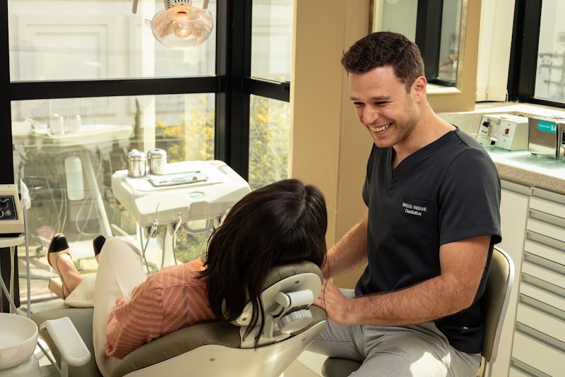 Stern Tovo Odontologia - Dra Aline Stern - Ortodontia e Ortopedia Facial - Menino Deus - foto 3