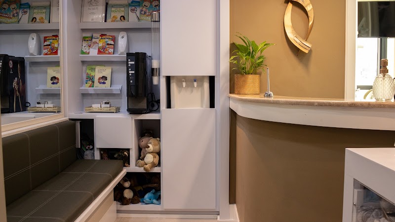 Stern Tovo Odontologia - Dra Aline Stern - Ortodontia e Ortopedia Facial - Menino Deus - foto 5