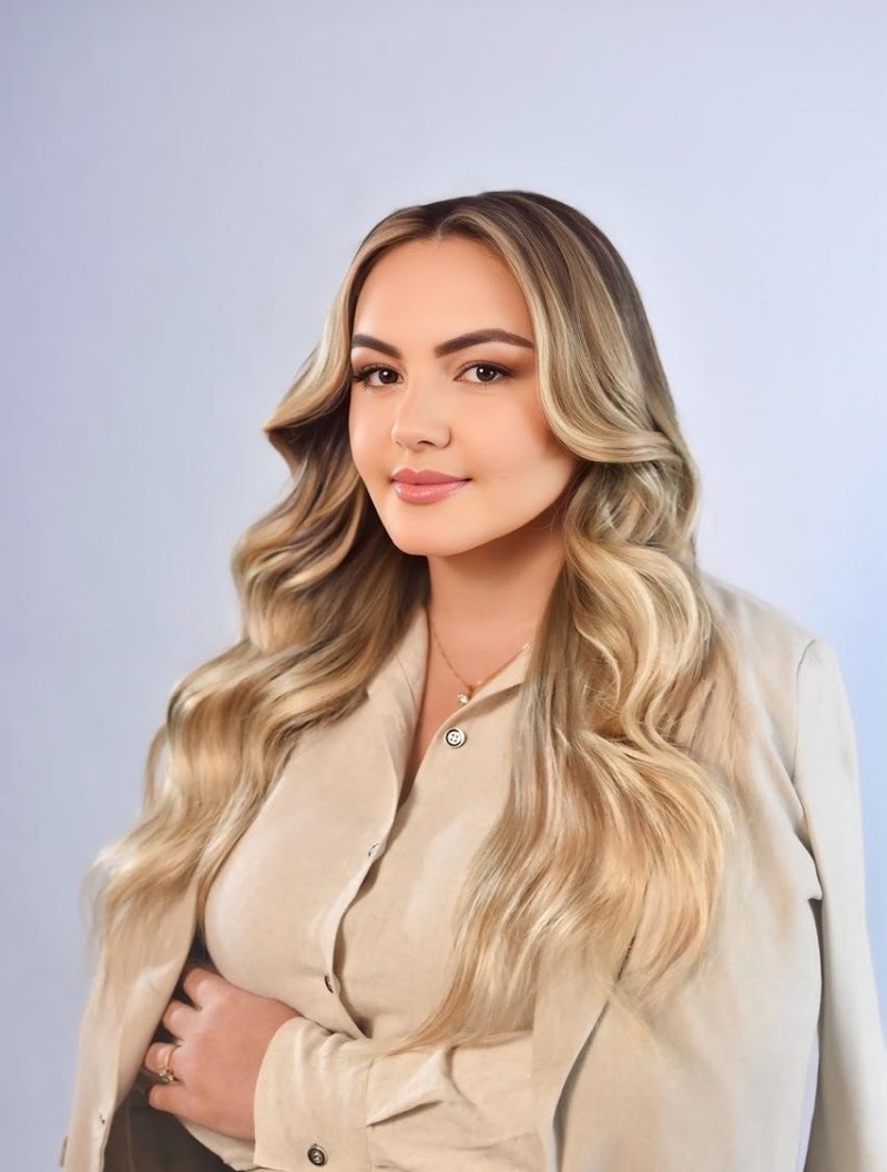 Dr. Taylla Ribeiro- Cirurgiã Dentista | Urgência 24h