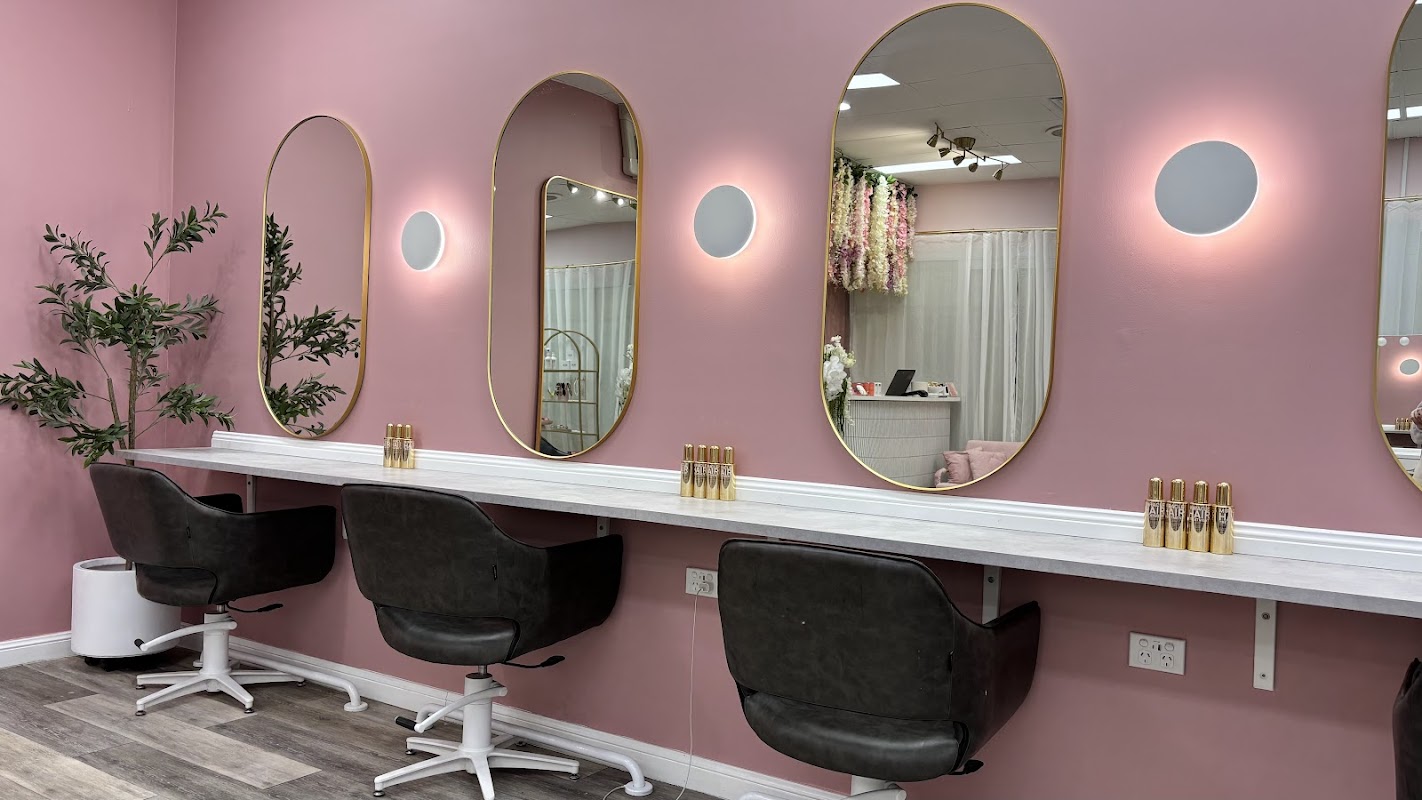 Hyde & Sleek photo 1