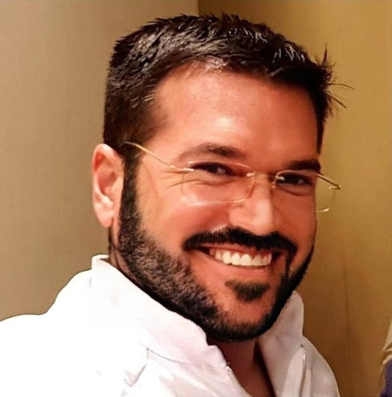 Dr Delano Maia - Implante Dentário em Fortaleza