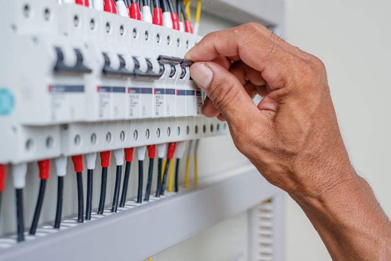 Definite Electric, LLC - Electrician in Houston