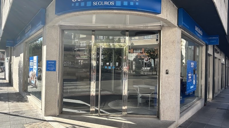 Agencia de Santalucía Seguros photo 1