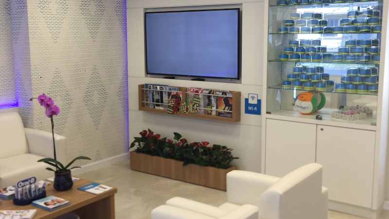 Sorrifácil Porto Alegre I Dentista em Rio Branco - Av. Mariante I Implantes, Prótese Protocolo e Clínico geral