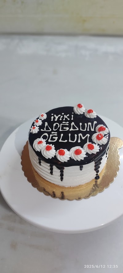Kahramanlar pastanesi - Kafe