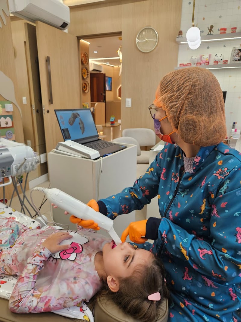 Dra. Janaina Lima - Ortodontista e Odontopediatra (Belo Horizonte-MG) - foto 4