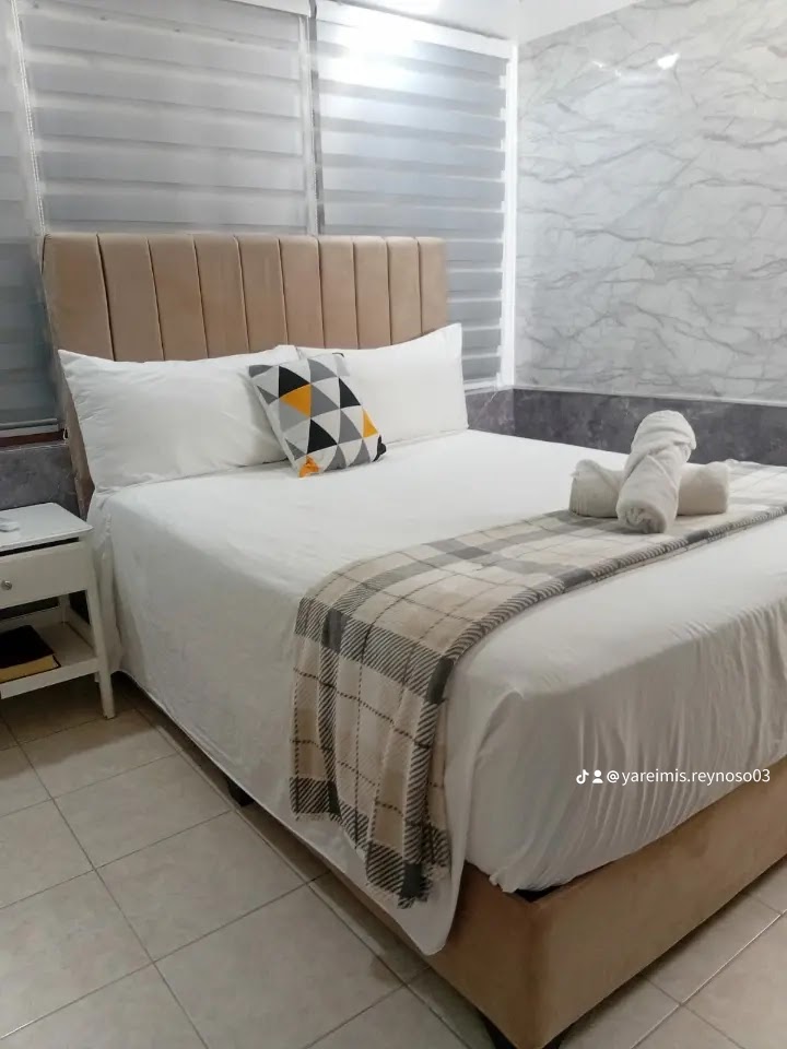 W Yuloren airbnb - Imagen 2