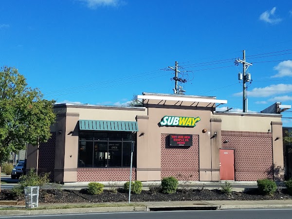 SUBWAY #12182 exterior