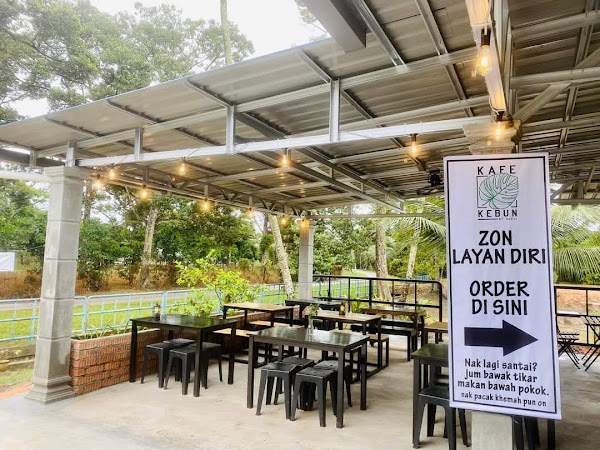 Kafe Kebun Kluang by Suzil - Photo 1
