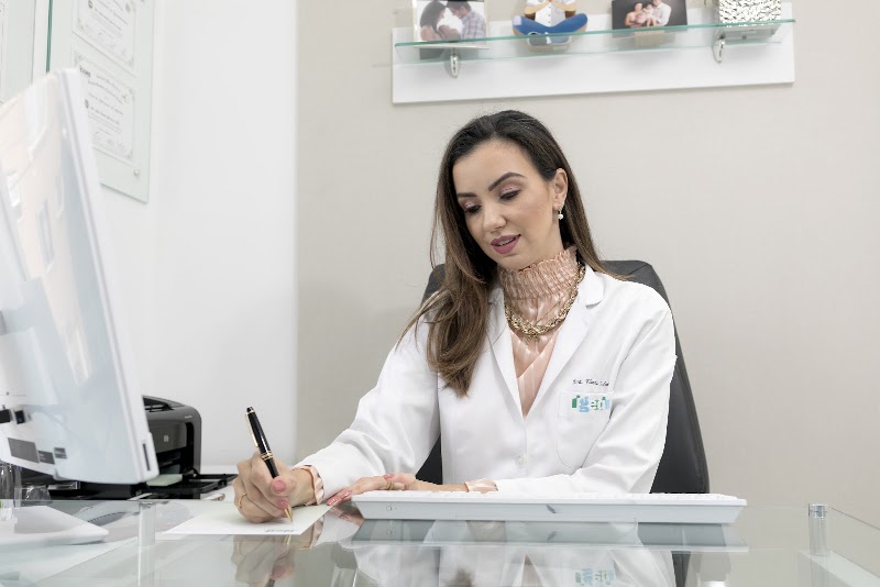 Foto de Dra. Flávia Solano - Gastro em Joinville - Microbiota Intestinal