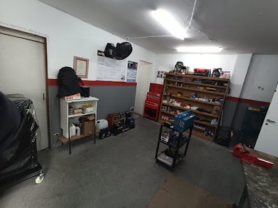 Foto de Mecânica Automotiva Auto Garagem