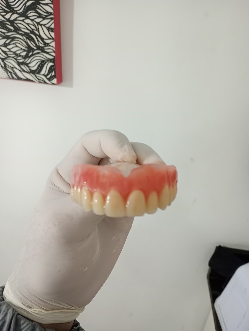 Dr Anderson Gurgel - Reabilitação Oral e Estética - foto 2