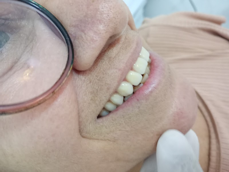 Dr Anderson Gurgel - Reabilitação Oral e Estética - foto 3