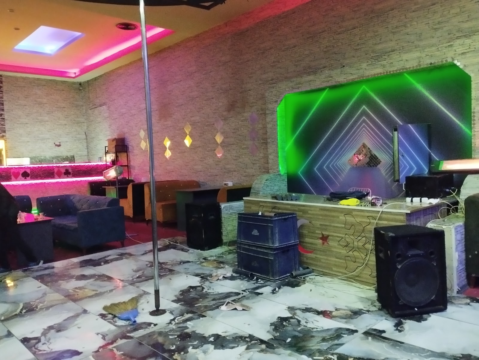 Club Ruj mekanı