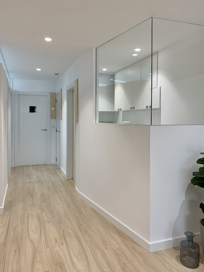 Clínica dental Nicolás Oubiña photo 3