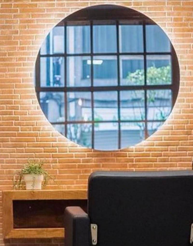 Peluquería La Urbana | los especialistas en Balayage, Mechas y Rubios en Vigo. photo 1