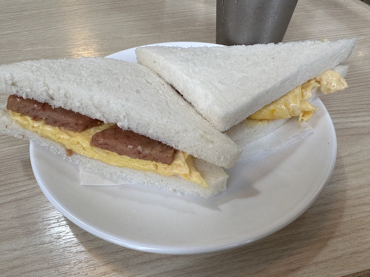 Cafe Moon Ten — photo 7