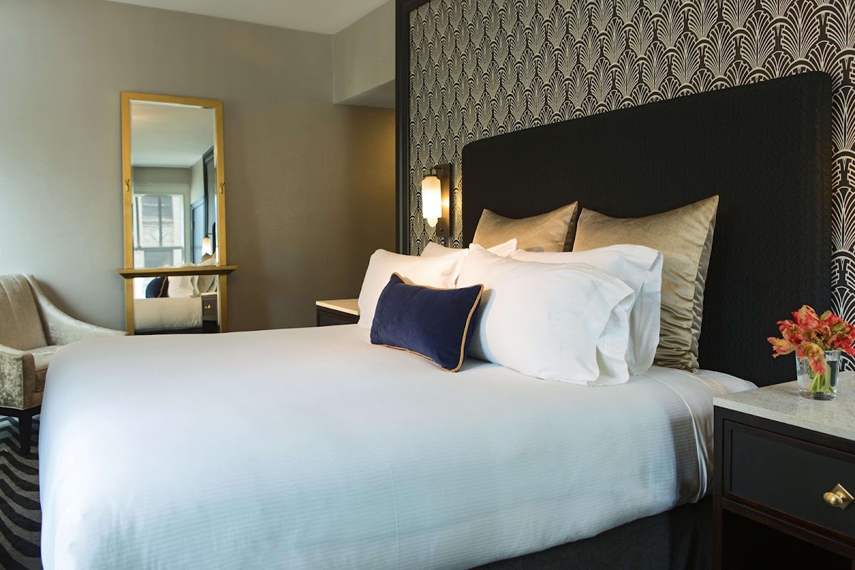 The Allegro Royal Sonesta Hotel Chicago Loop, dog-friendly hotel, photo 3