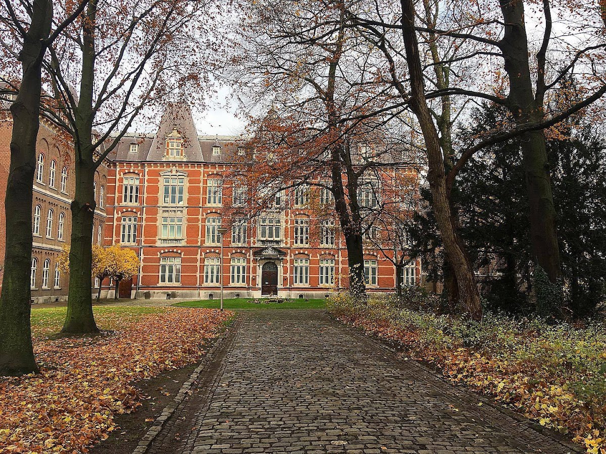 Museum Het Ursulinenconvent/ Familiemuseum/ Café en Winkel/ Dubois/ Apothekerstuin/ VVV/ Breusterbrouwers