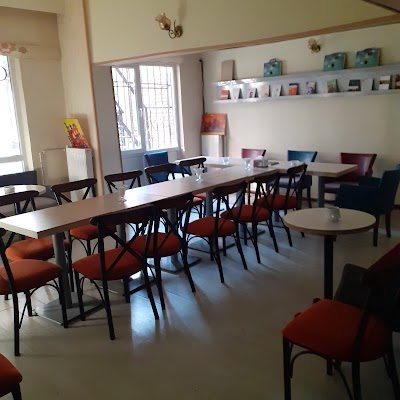Piya Kitap Cafe - Kafe