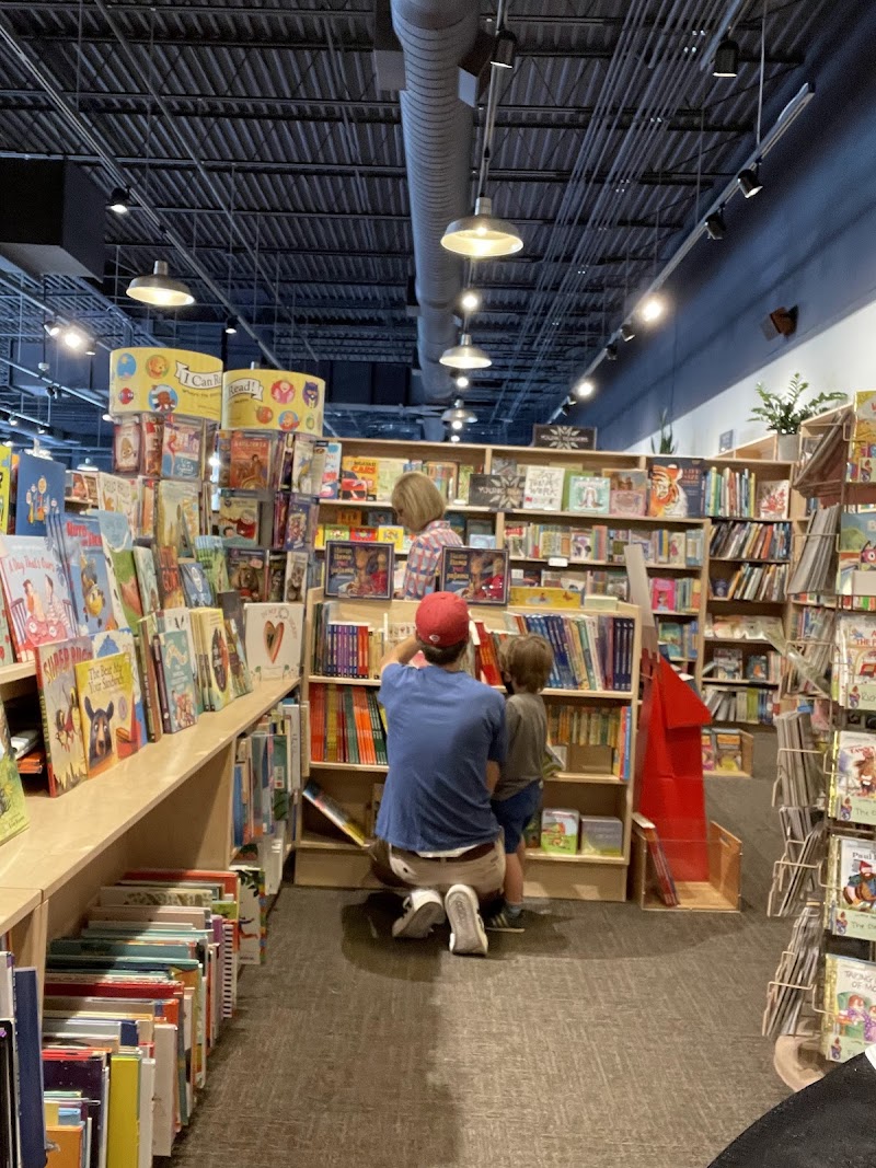 Morgenstern Books & Café photo 2