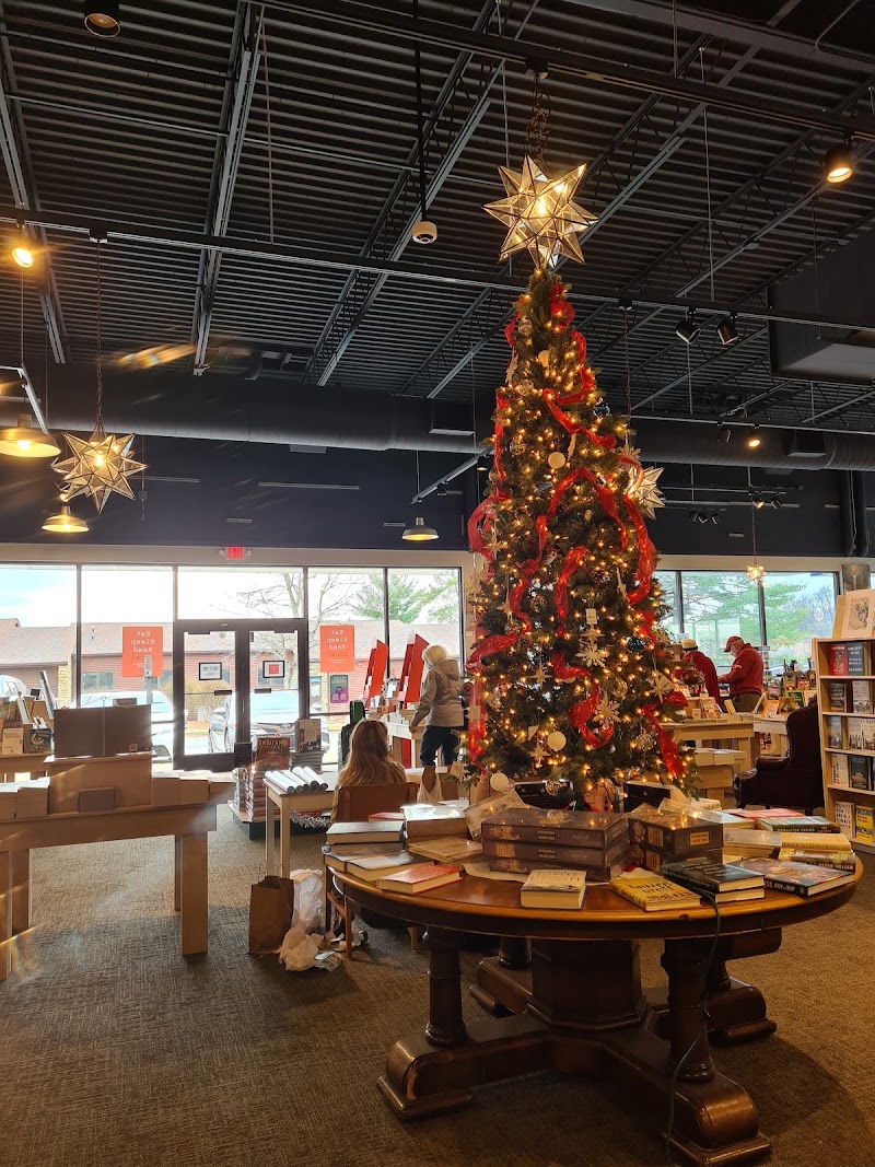 Morgenstern Books & Café photo 4