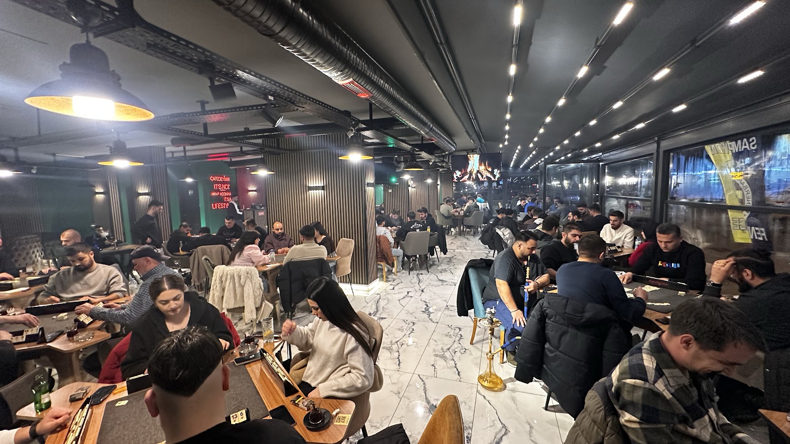 Cafe Deyimm Okey&nargile Salonu mekanı