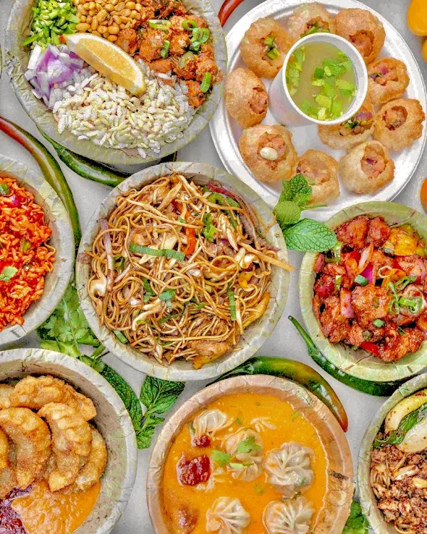 EVEREST MOMO STATION exterior