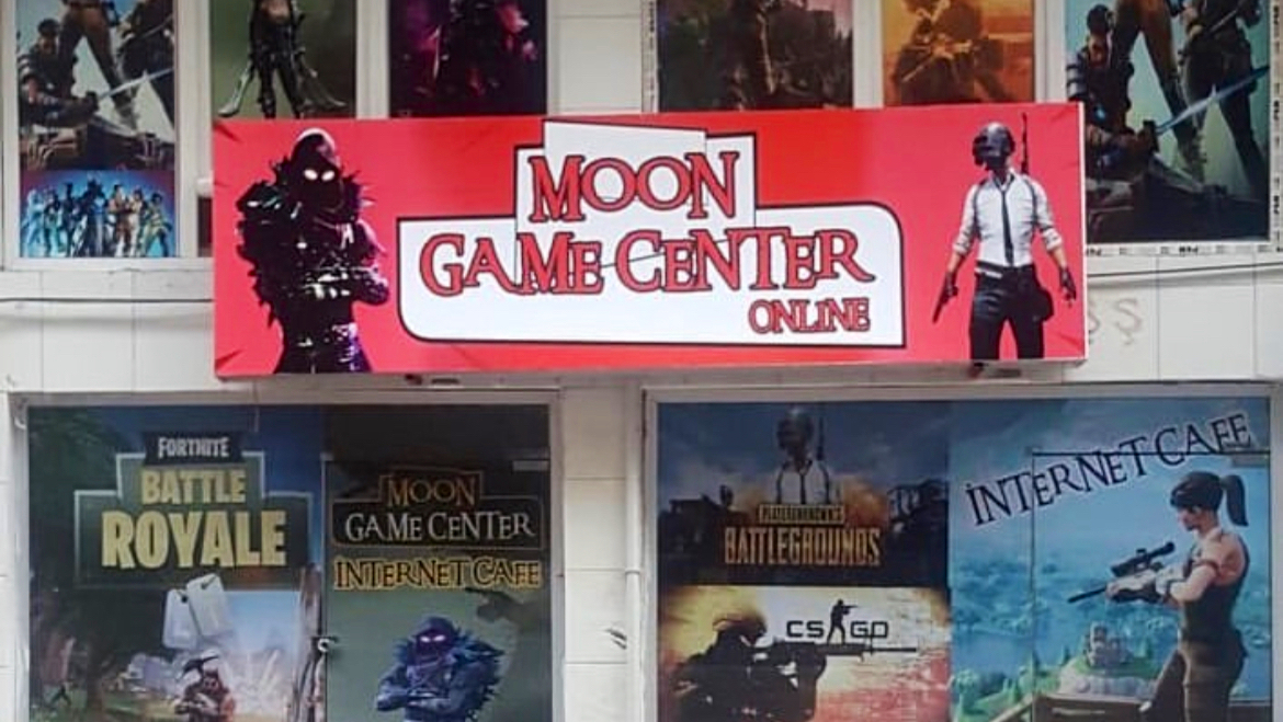 MOON Game Center & Internet Kafe mekanı