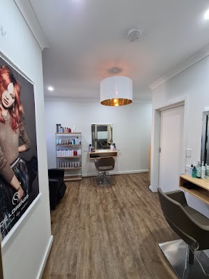 The Platinum Chair Hair and Beauty photo 3