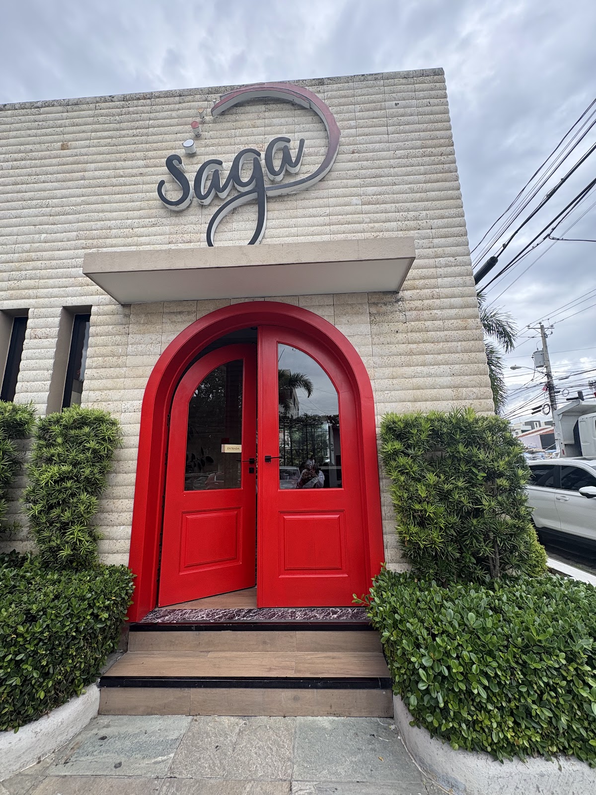 Saga Restaurant & Cigar Club - Imagen 3