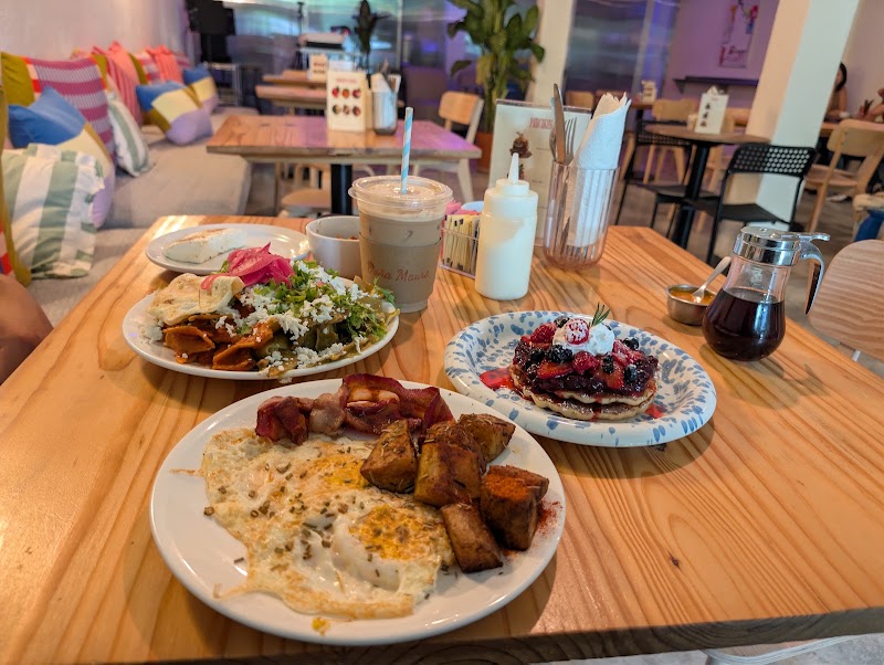 Doña Maura - Brunch, Lunch, tamales & Banquetes. ️ photo 3