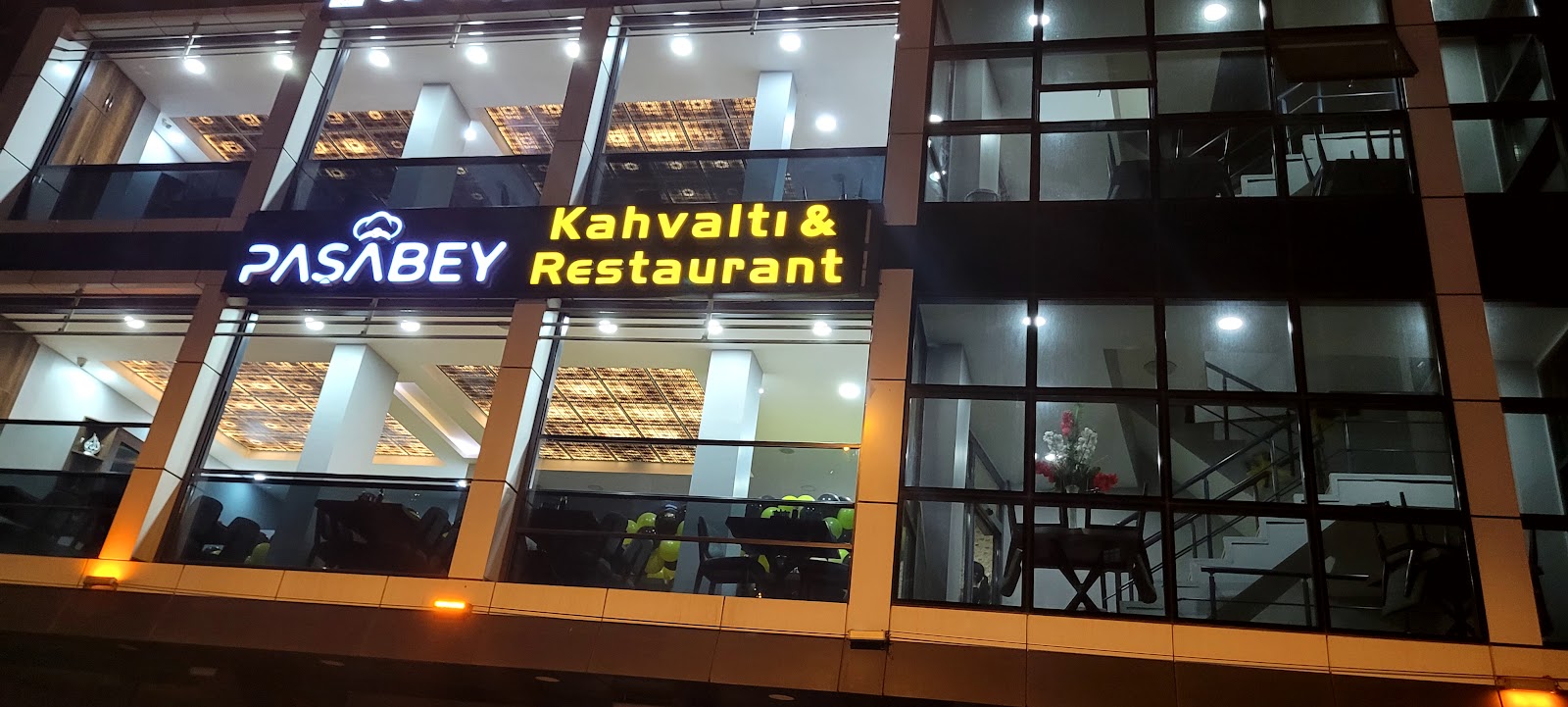 Paşabey Kahvaltı & Restaurant mekanı