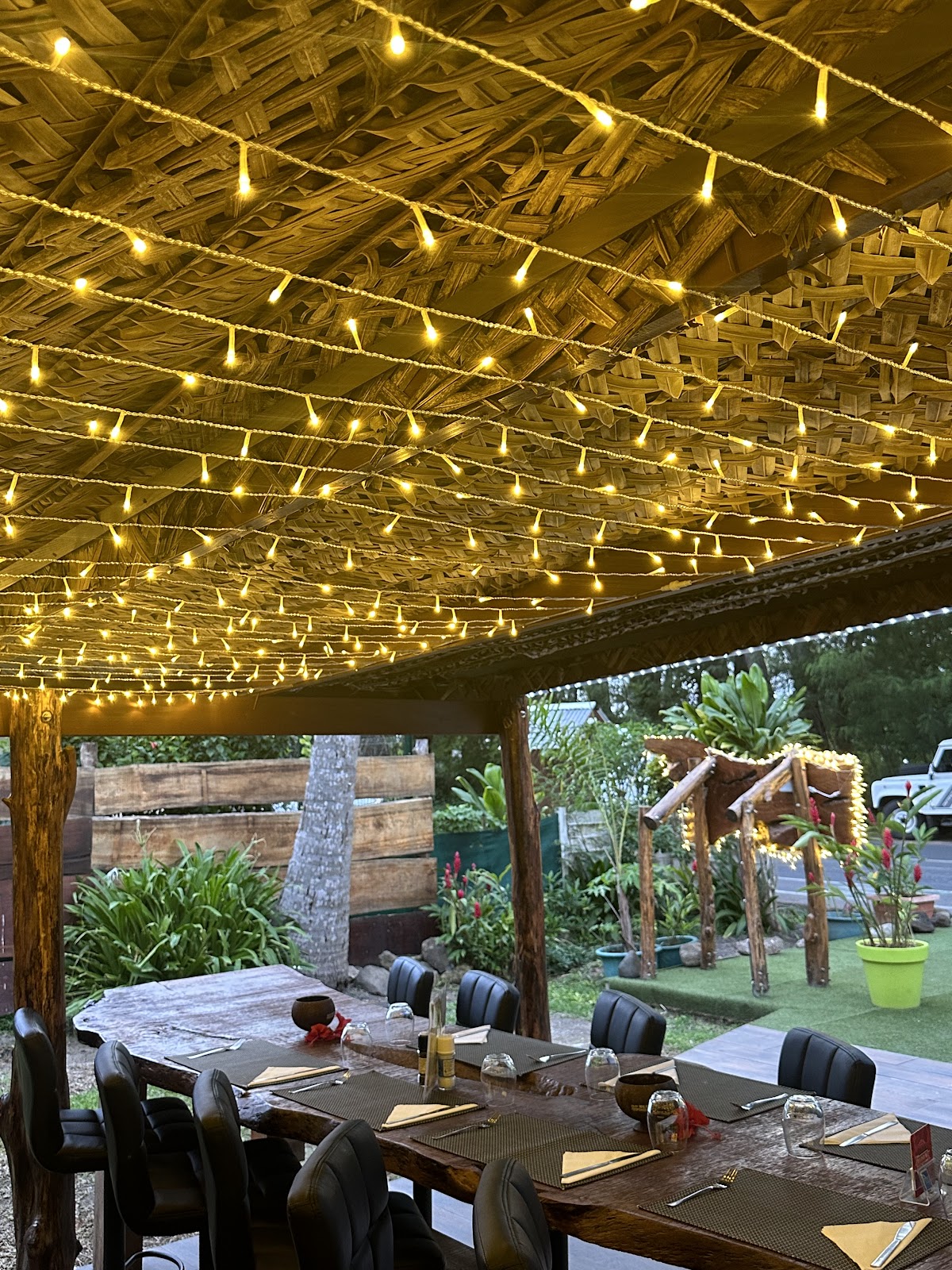 O2 CoCo Bar & Restaurant in moorea