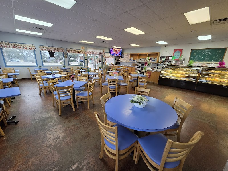 Julie Anne's Bakery & Cafe photo 1