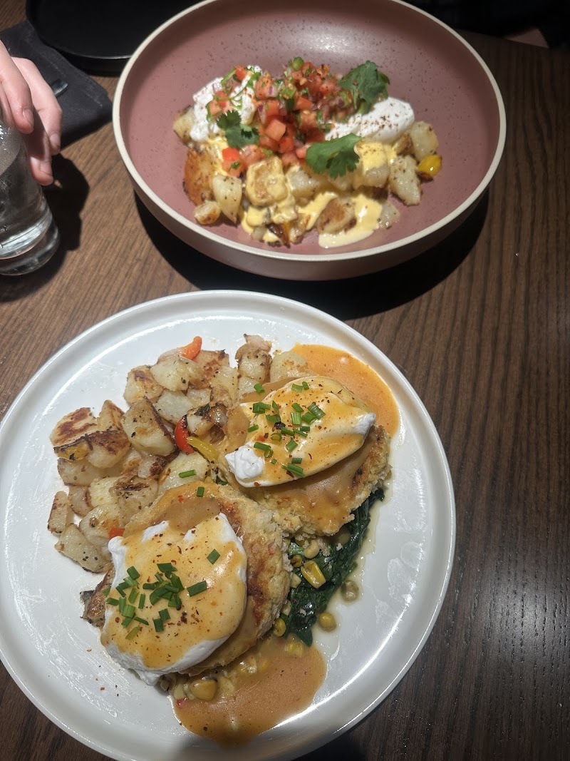 Bloom Boutique Bar & Eatery