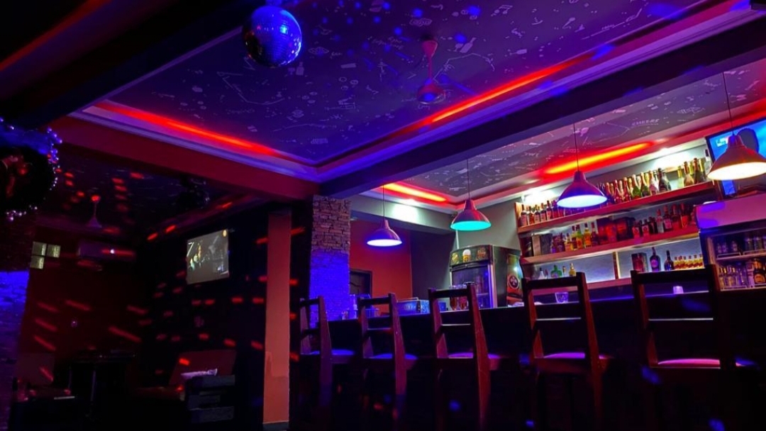 TROPICANA lounge