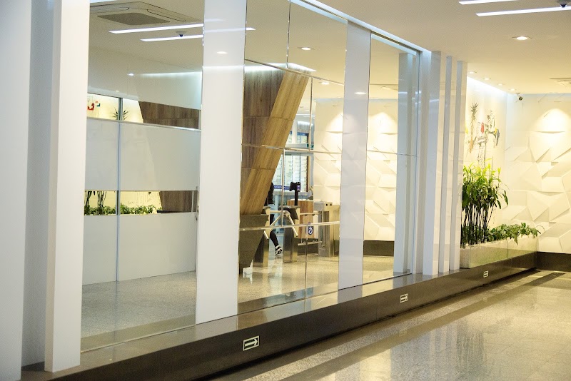 LUCCA Odontologia - Dra. Claudia Carlotto, Dr. Alexandre Borro e Dr. Enos Kern. - foto 3