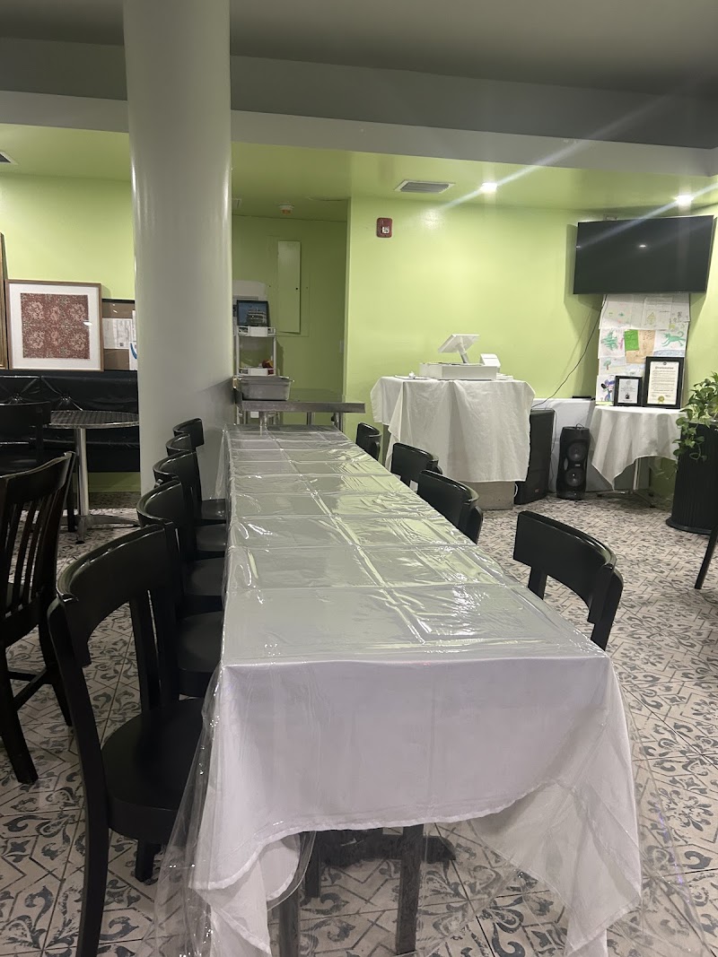 Halal Indian/Bengali Restaurant & Halal Market photo 3