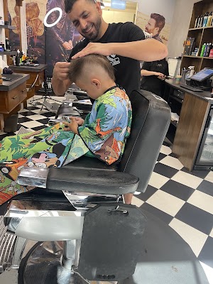 Lux Barbers Point cook