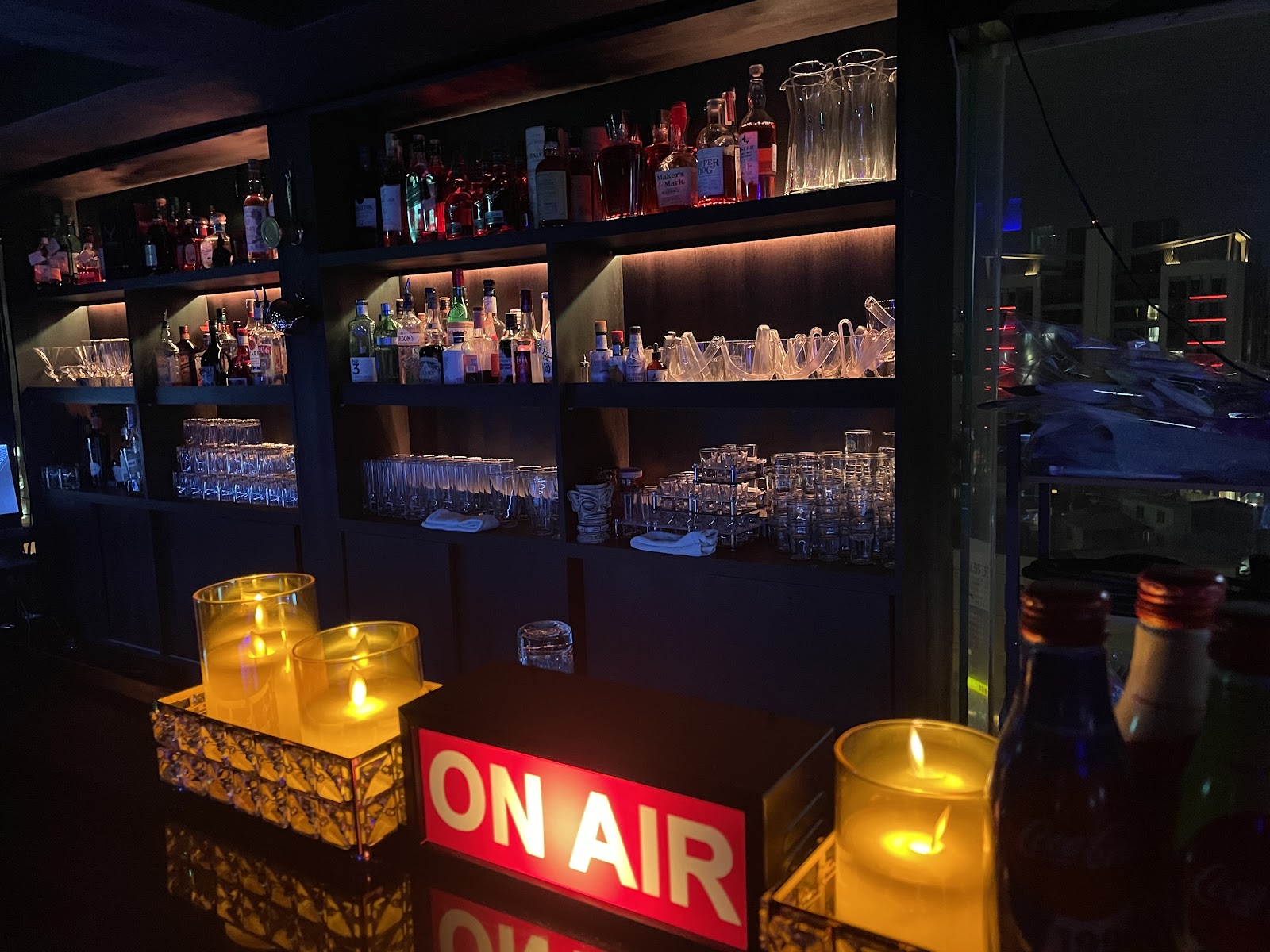 11F Talking Bar