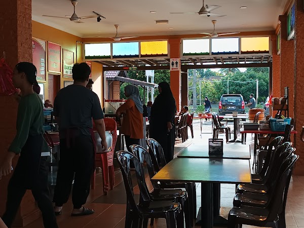 Hakim D'Sawah - Photo 1